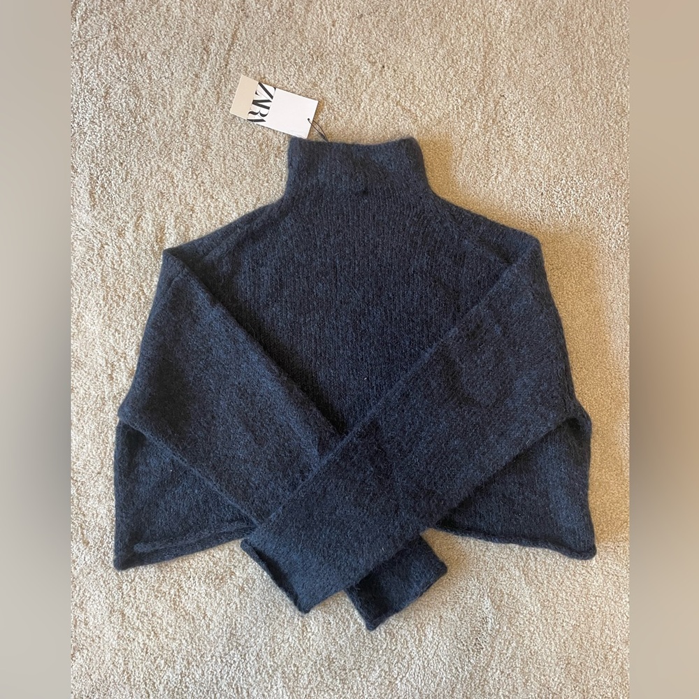 Zara Women’s Navy Cropped Sweater (Tags Attached)